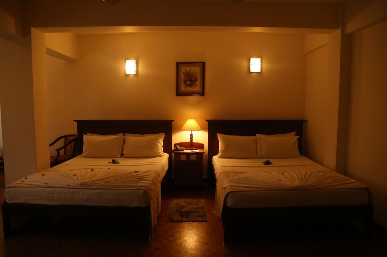 קולומבו Hotel Sapphire מראה חיצוני תמונה