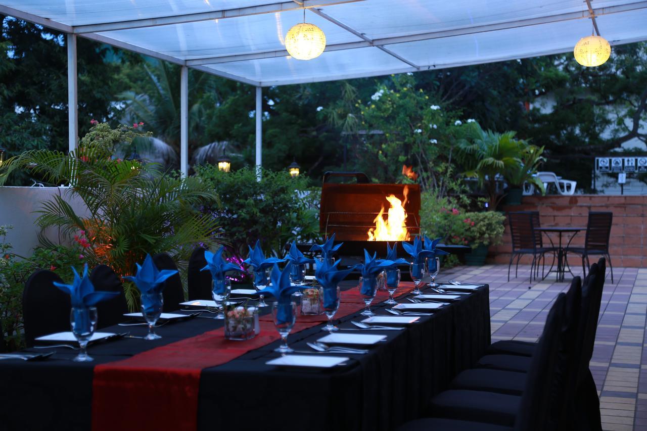 קולומבו Hotel Sapphire מראה חיצוני תמונה